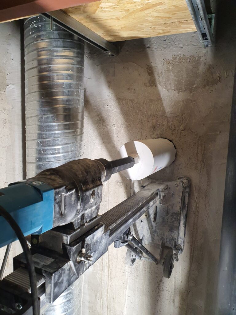 Speciális falfúrás: tiszta, gyors és precíz megoldás